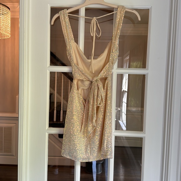 Lucy In The Sky Sequin Ruched Bodycon Dress in cream size S - Picture 4 of 4